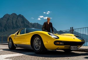 Potência brilhante: Lamborghini Miura SV festeja 55 anos
