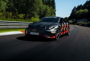 Mercedes-AMG CLA 45 já bate recordes eléctricos em Nürburgring