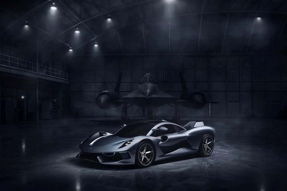 Hennessey Blackbird abdica do digital para o puro gozo ao volante
