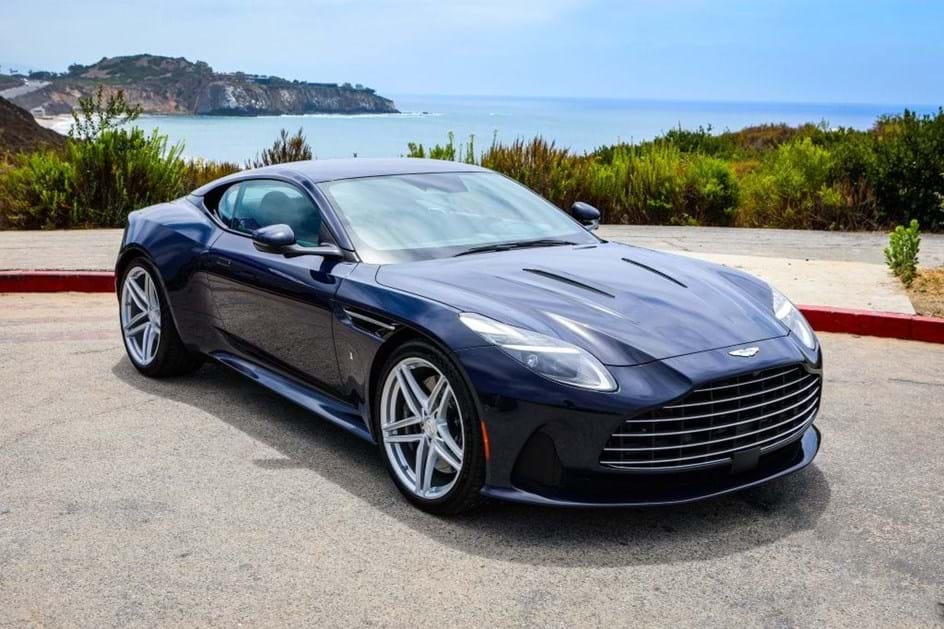 Série especial Heritage Edition celebra cores históricas da Aston Martin