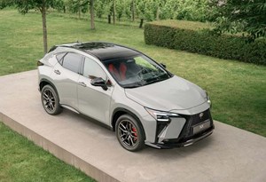 Lexus NX renova-se com mais autonomia… e recargas rápidas!