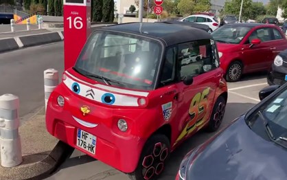 Lightning McQueen de 'Cars' transformado num… Citroën Ami?!