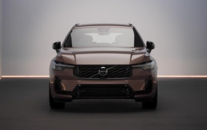 Volvo XC60 e XC90 híbridos 'plug-in' têm nova bateria para irem mais longe do que nunca