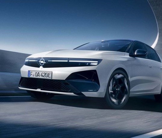 Opel estreia GSE Line no Astra com GSE eléctrico de 281 cv na calha