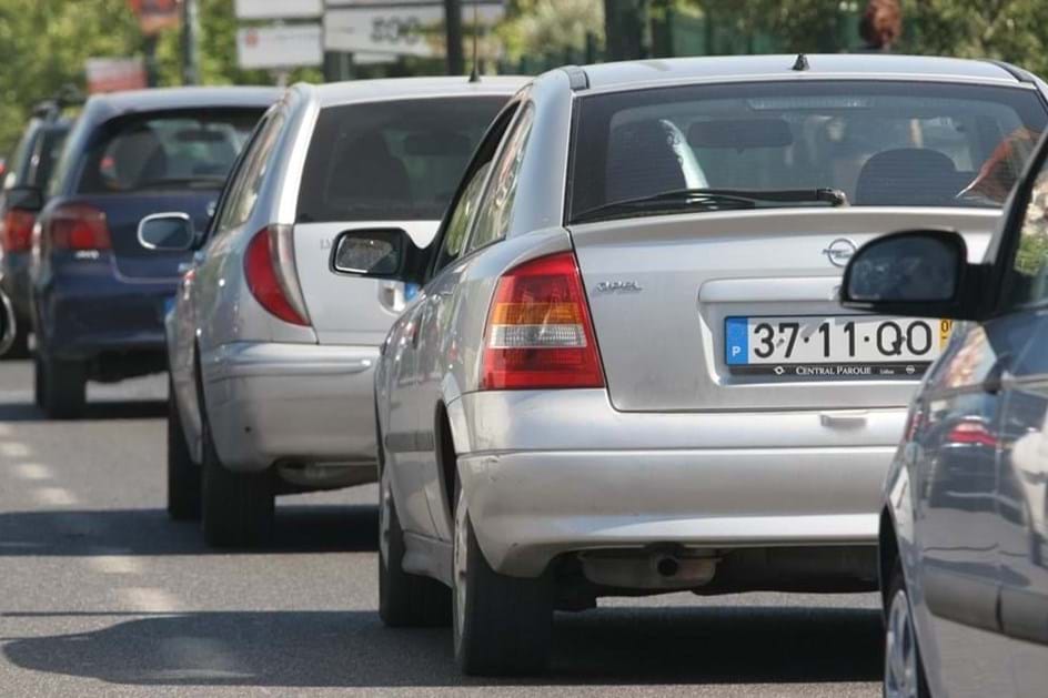 Governo desconta mais 3 cêntimos/litro nos combustíveis