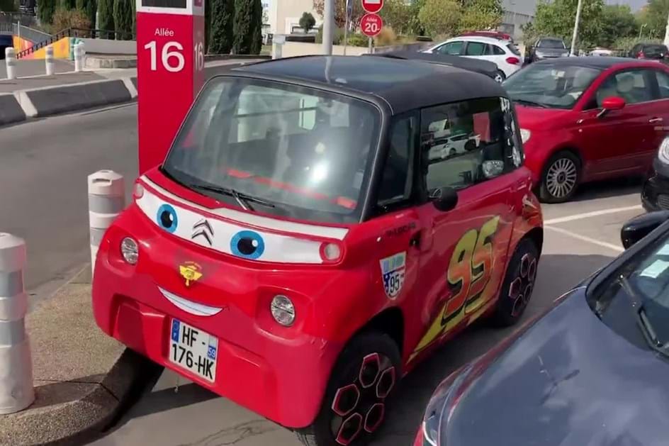Lightning McQueen de 'Cars' transformado num… Citroën Ami?!
