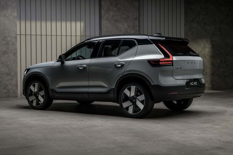 Volvo dá nova cara à ''linha 40'' e actualiza segurança nos EX60, EX90 e ES90