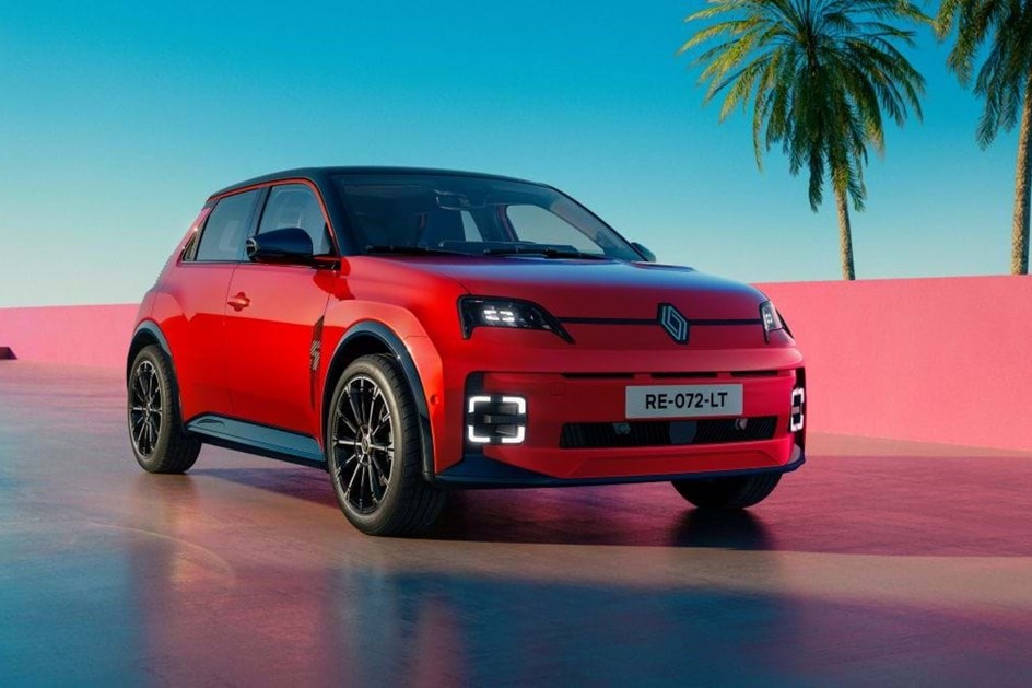 Renault 5 E-Tech ganha nova bateria e aumenta distância eléctrica