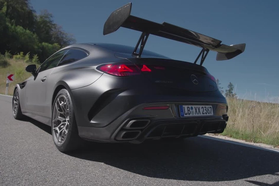 Mercedes-AMG CLE 646 Spezialanfertigung recupera V8 biturbo em 30 exemplares radicais