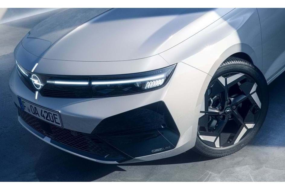 Opel estreia GSE Line no Astra com GSE eléctrico de 281 cv na calha