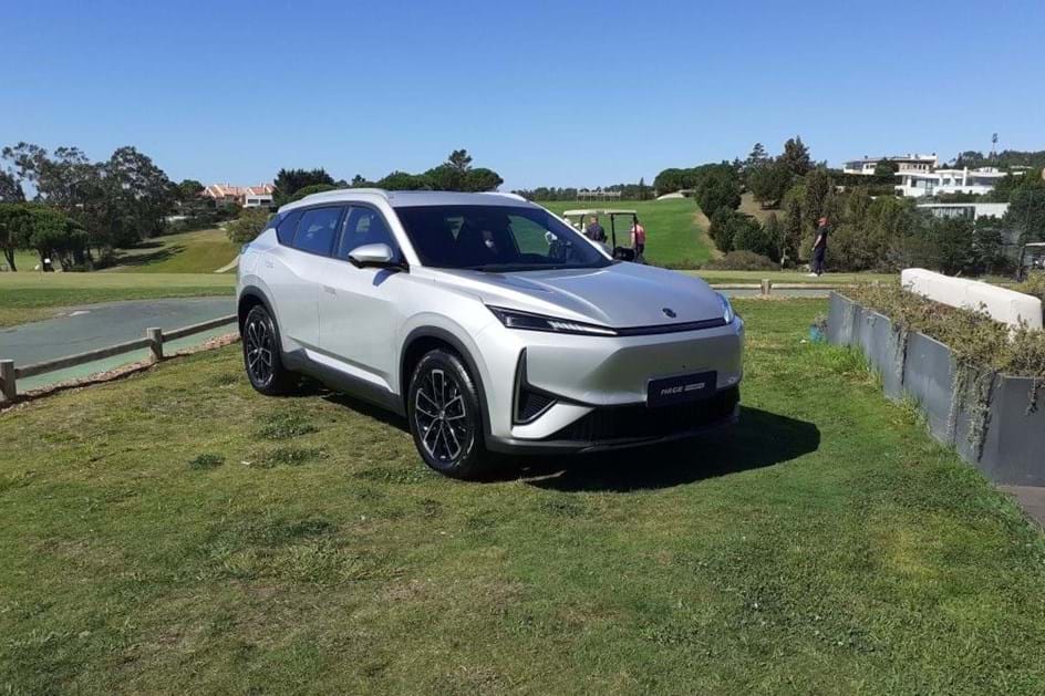 Dongfeng reforça gama com dois SUV; os preços do Vigo e do Mage