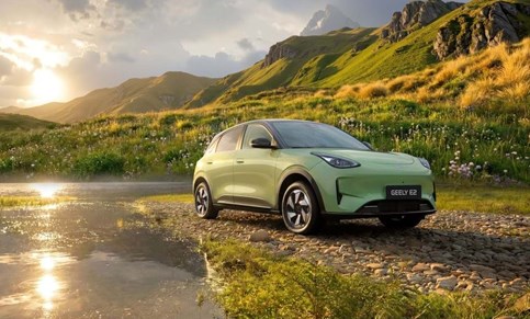 Geely E2 ataca electromobilidade acessível; todos os preços da gama