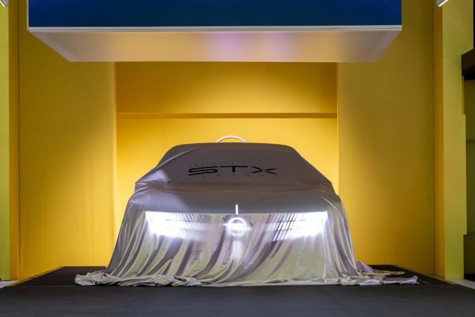 Estilo não lhe falta: Opel STX Concept ''reinventa'' a 'shooting brake'
